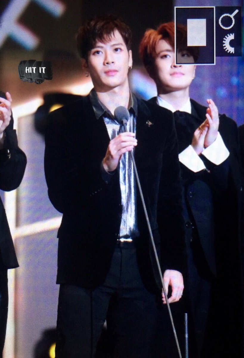 Hit_it852's tweet photo. 161202 MAMA 잭슨 축하해 🎉❤️
#JacksonWang #GOT7 #갓세븐 
#王嘉尔 #왕잭슨 #Jackson https://t.co/UUINpdALVq