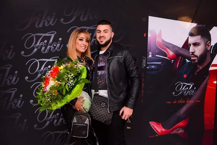 Is This Love ???
 Yes this is our magic !!!
Това любов ли е ??? 
Да, това е нашата магия !!
:*:* *:*:*