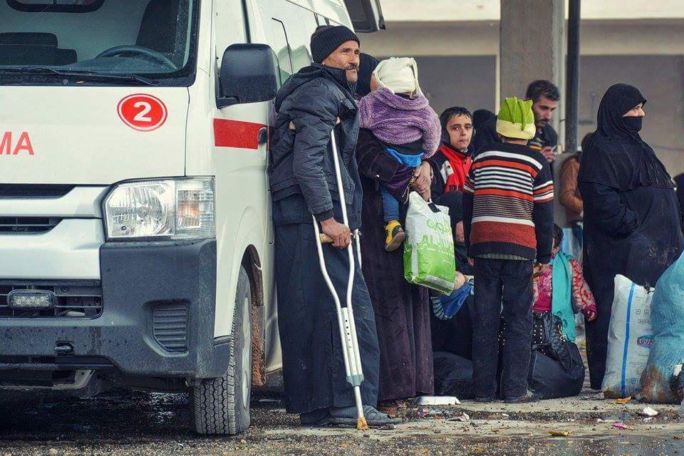 SARC_Aleppo's tweet photo. #Aleppo: six days on a row, our teams provide humanitarian assistance (daily medical care &amp; today 1200 IDPs got energy biscuits) in jibreen https://t.co/8I798AlEct