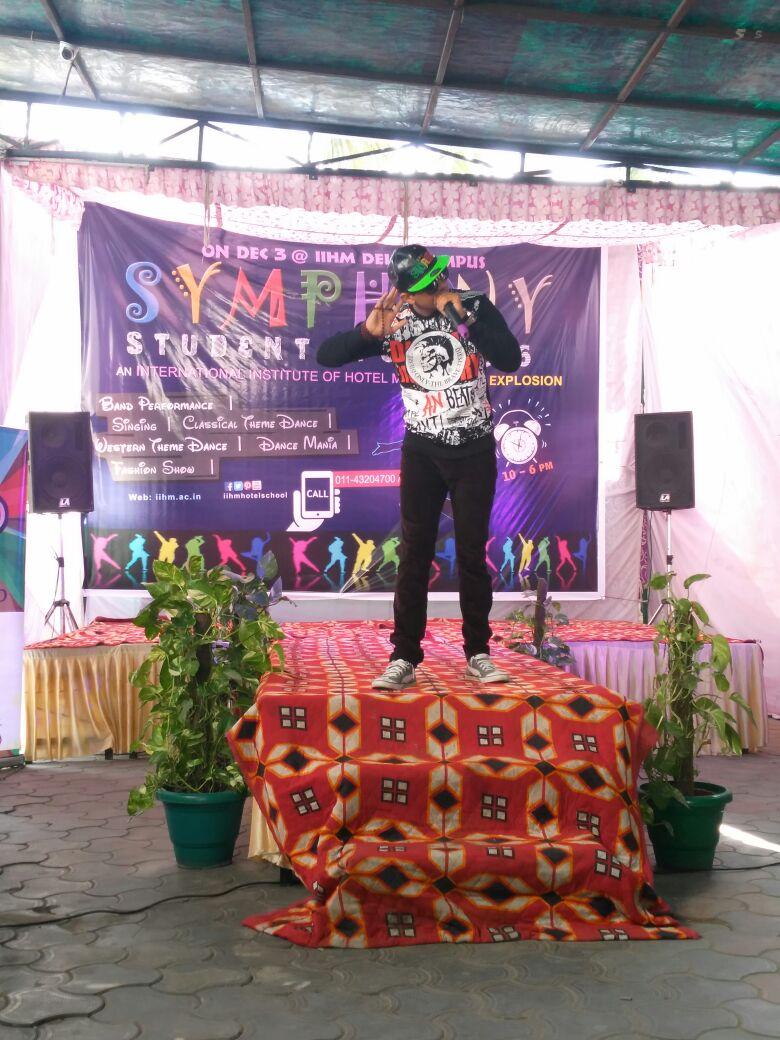 dipankariihm's tweet photo. @IIHMHOTELSCHOOL #NewDelhi #symphony16 #starsoffuture #performance #excellence #rapstar #singingsensation #crowdsdrooled #voiceofdelhi https://t.co/ON49B0bafK
