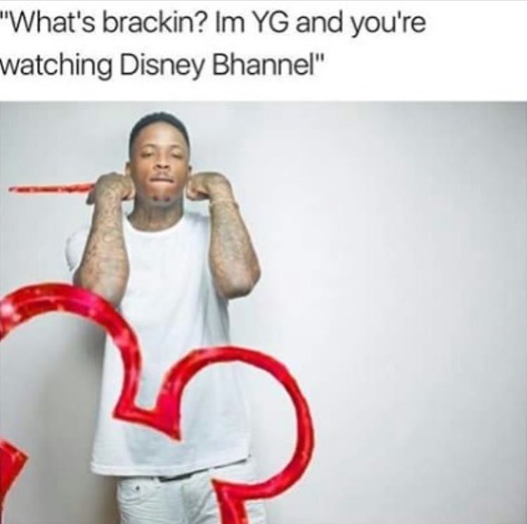 nickquick12's tweet photo. Changed it to channel 400 and this what I saw.. 😂 #4hunnid https://t.co/kmCcfjhPCy