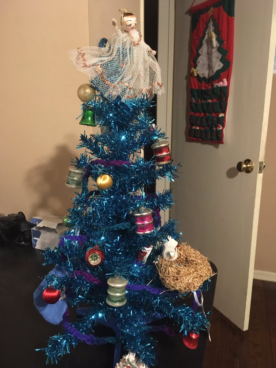 GrownUpMillenn's tweet photo. 'Tis the season! https://t.co/AU6eMiKa2I