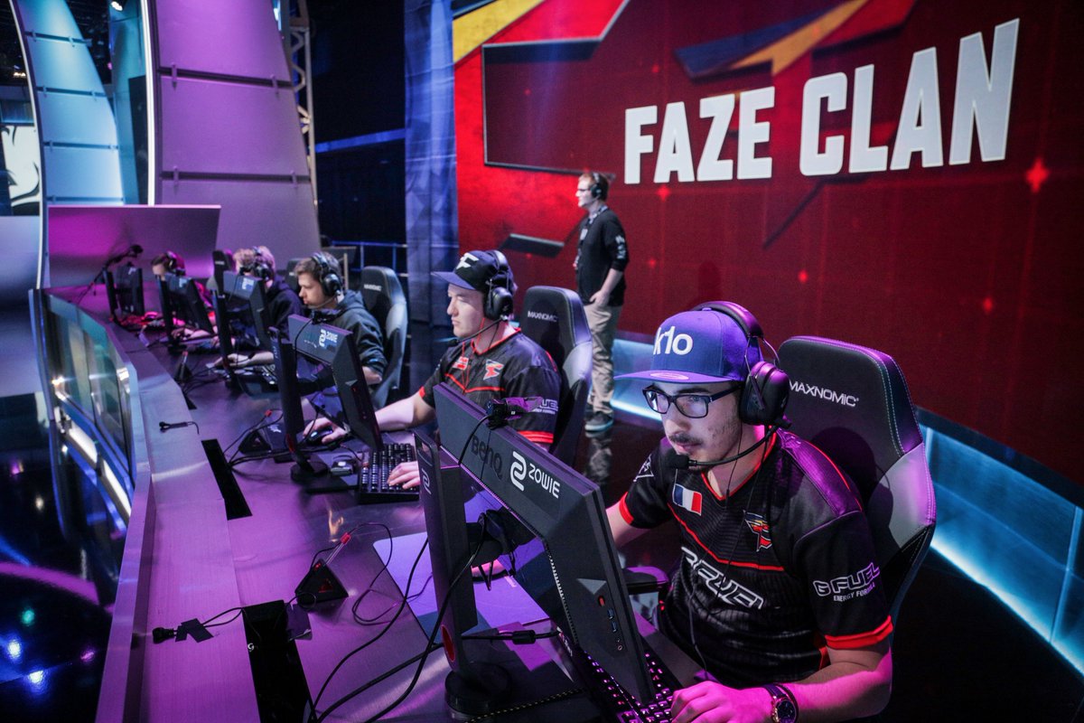 FaZeClan's tweet photo. The FaZe vs OpTic match is almost here. Winner moves on to the $400,000 @EL Grand Final! Watch on Twitch, or live on @TBSNetwork. #FaZeUp https://t.co/F3ZUqfCnnp