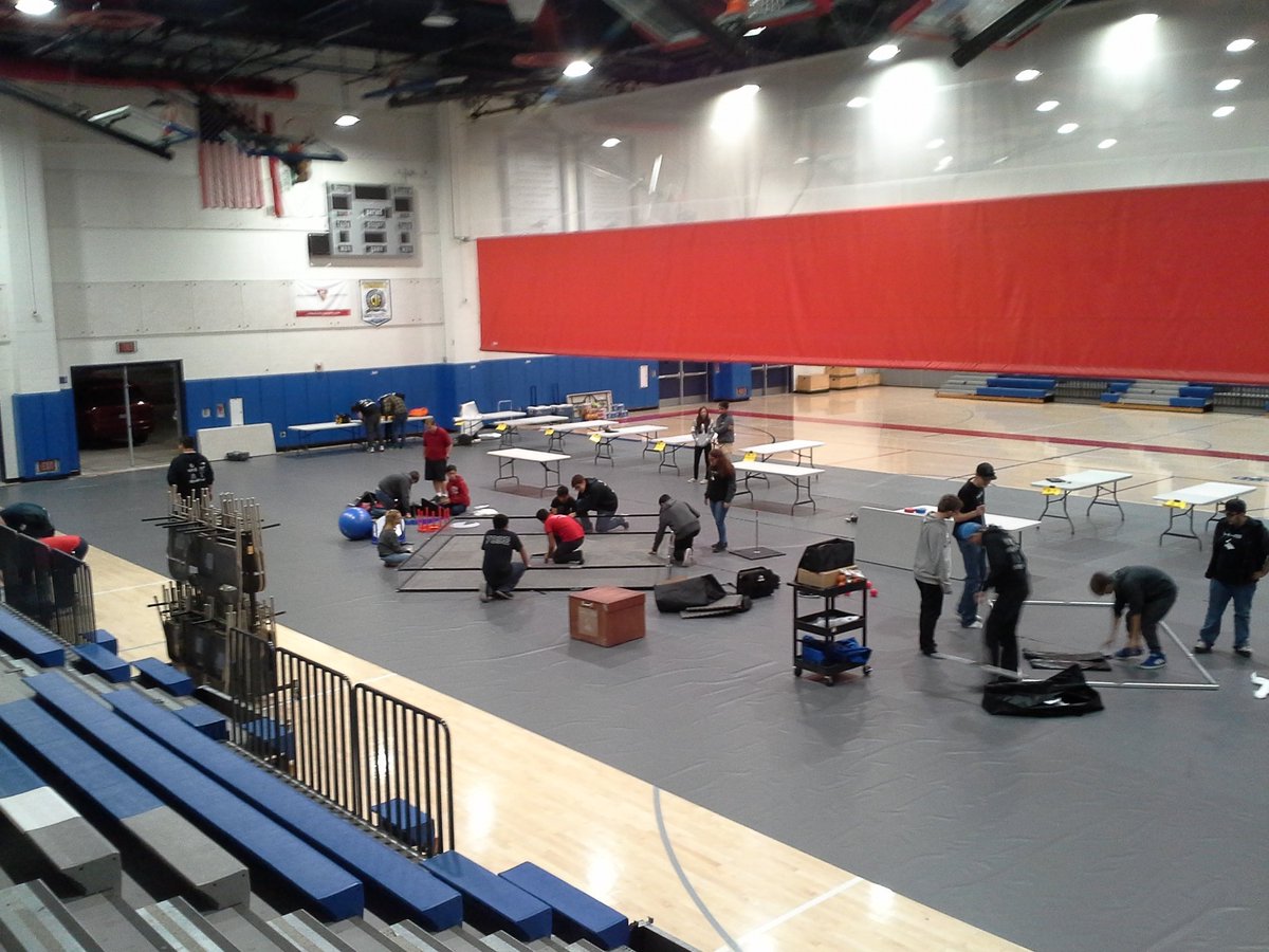 HHS_Robotics's tweet photo. Getting ready to host the competition for tomorrow #HHSRobotics #VelocityVortex https://t.co/Am4oVpPG7z
