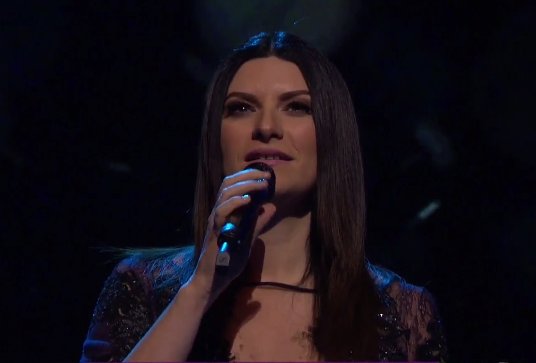 Univision's tweet photo. . @LauraPausini y su música son parte de @TeletonUSA  #NuestraCausa  https://t.co/ld7S1Xn3X5 https://t.co/yiTe6nexWH