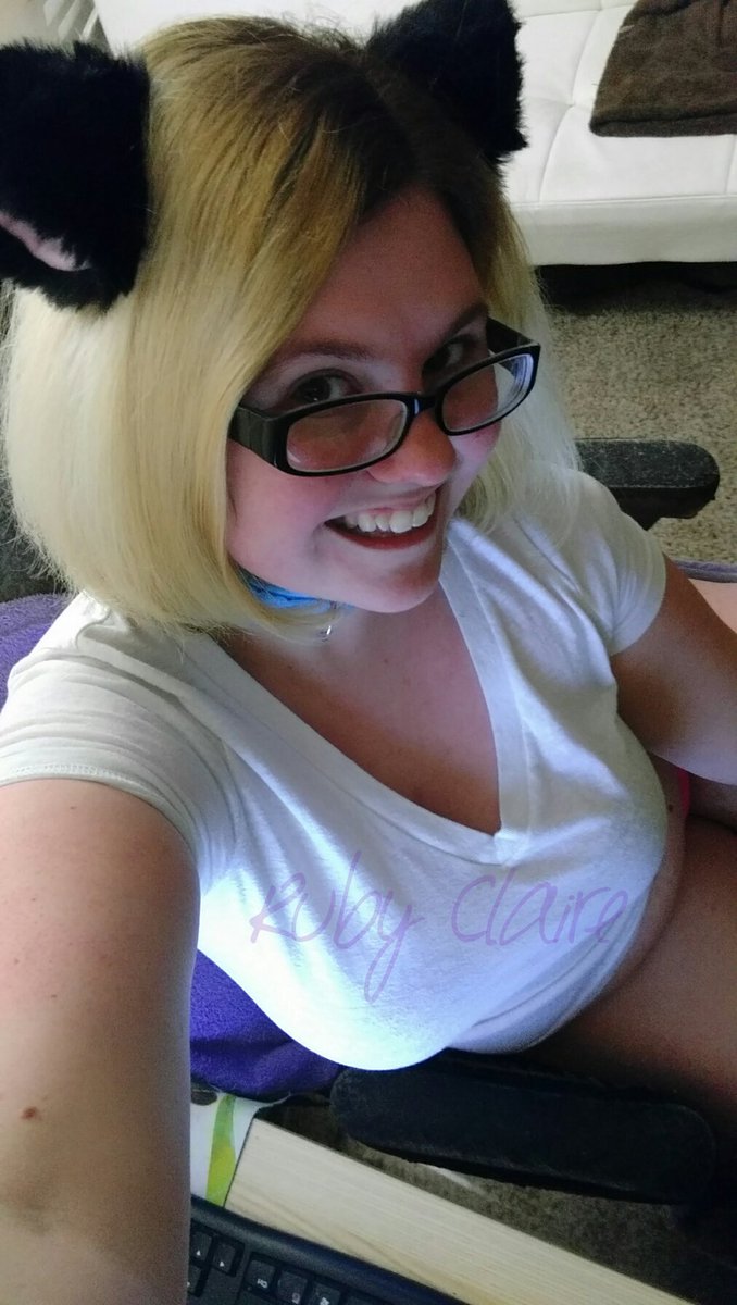 CamModelCuties's tweet photo. #FF Featured cutie! Has a bubbly personality &amp; she's a writer who still hand writes her first drafts &amp; revisions! @_RubyClaire_ https://t.co/IEqigwOpr1