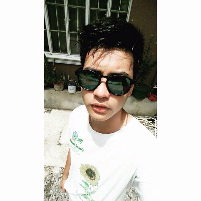 kinglaurence_43's tweet photo. Come hangout with me on #BIGOLIVE. https://t.co/xVCvQCBlGi https://t.co/4bOPzr5WK8