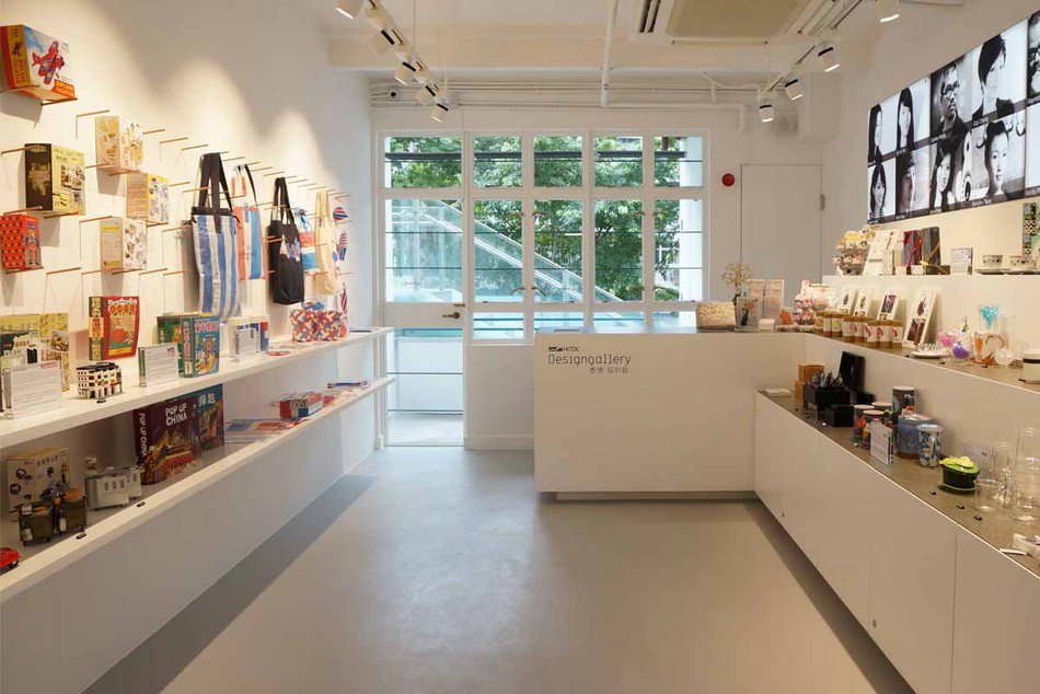 pmqhkdesign's tweet photo. The HKTDC Design Gallery at #PMQHK is dedicated to Hong Kong creativity and perfect for souvenir shopping! Find it at HG07 #PMQHK #PMQDesign https://t.co/UA8ng7FyIb