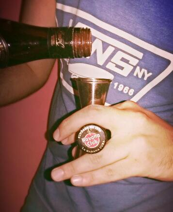 AgusBenedicto's tweet photo. Marcando con @HavanaClubArg #Ron #Havanaclub https://t.co/KWJXUV29lA