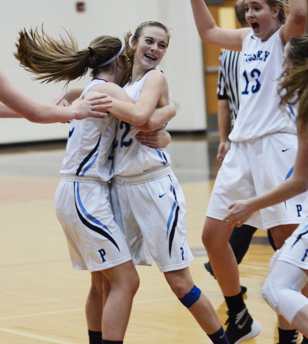 DrewKochanny's tweet photo. Realization of a buzzer beater by Petoskey's Isabel Anderson. PHS reaches OT on Anderson's shot but falls to Brighton, 51-50 #northernpreps https://t.co/qDgJtp6WVq