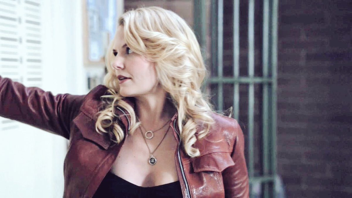 _unicornkisses's tweet photo. The classics. #SwanQueen https://t.co/VqLUOKWxyc