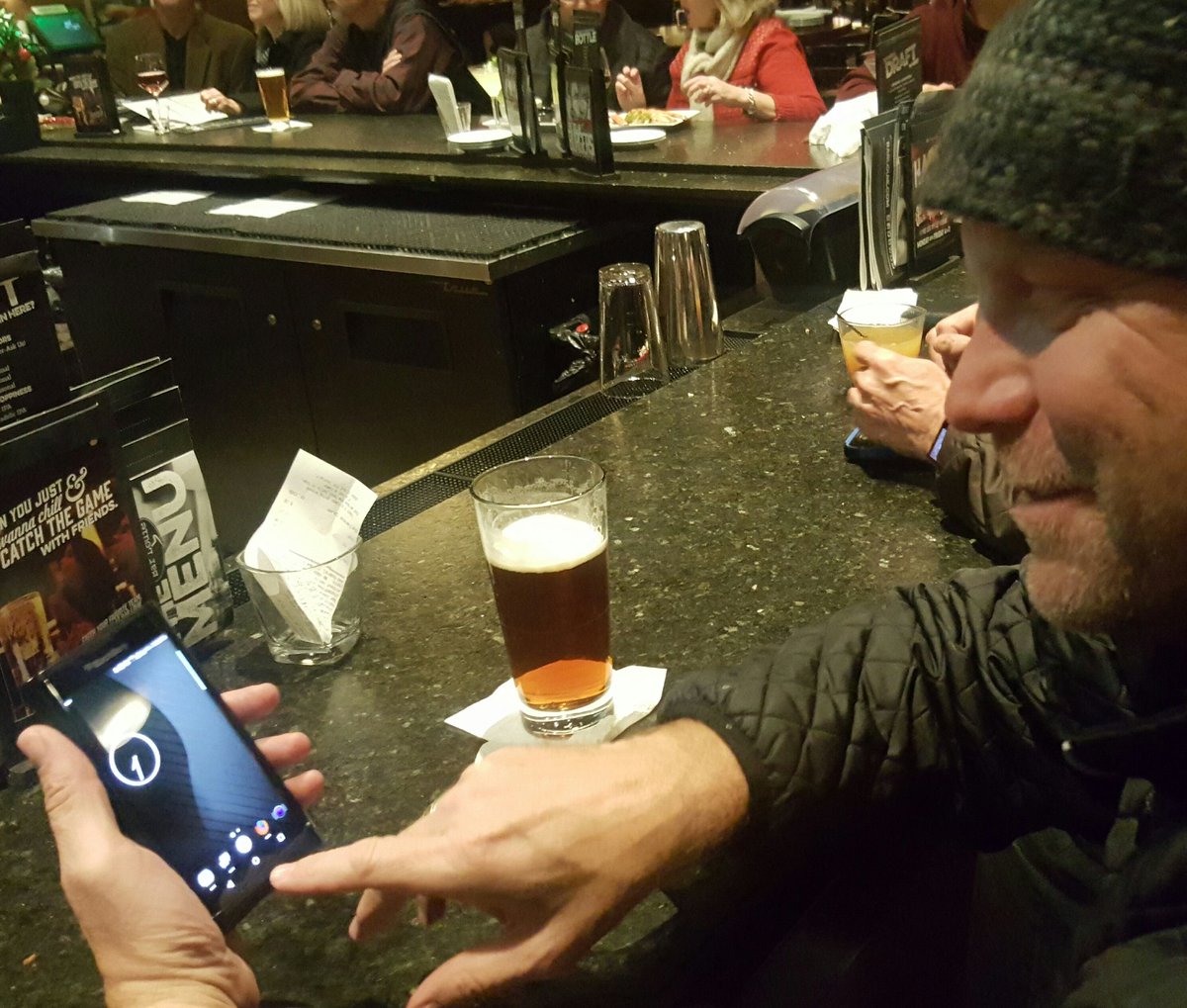 DatTheT's tweet photo. From one @BlackBerry LOVER ♥ to another #WeAreNotAlone!
#HappyHourPeopleWatching #BBPriv
#AwaitingtheRebound #RIM https://t.co/TibAaGlC9b