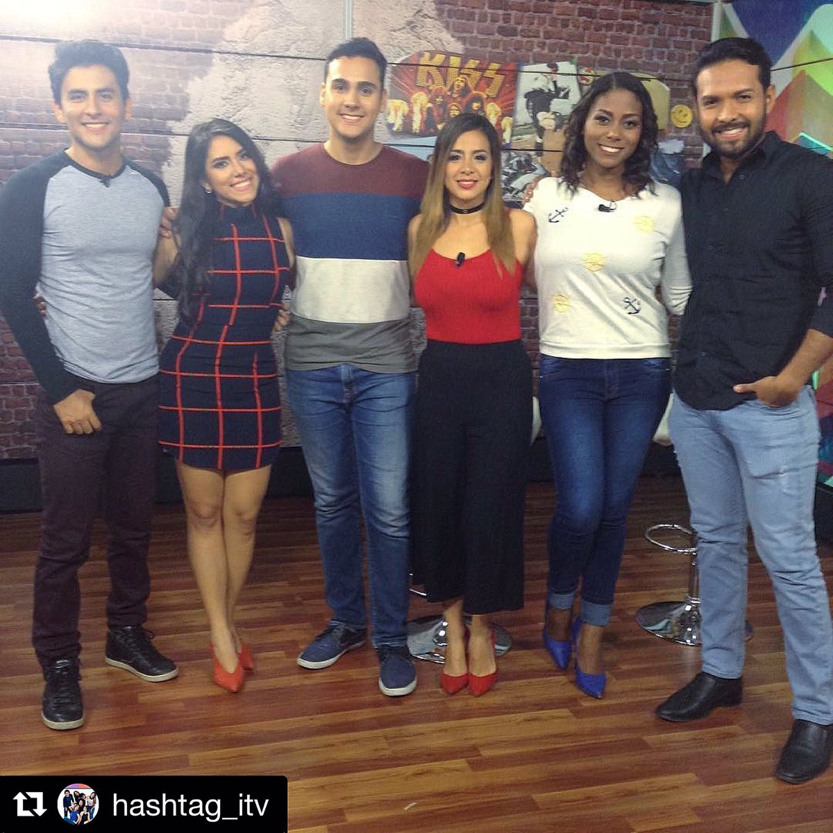 DosisNocturnaEc's tweet photo. HOY Estuvimos en el programa Hashtag con nuestros queridísimos amigos! Increíble! 😻Por AmericaVision📺 @hashtag_itv https://t.co/fMoOlpvt0G