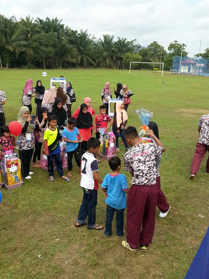 Maskum_official's tweet photo. Live update
Sesi pembahagian hadiah kepada para pemenang
Best team win
#sukarelawan
#maskum 
#harisukarelawansedunia https://t.co/245RxbAB3G