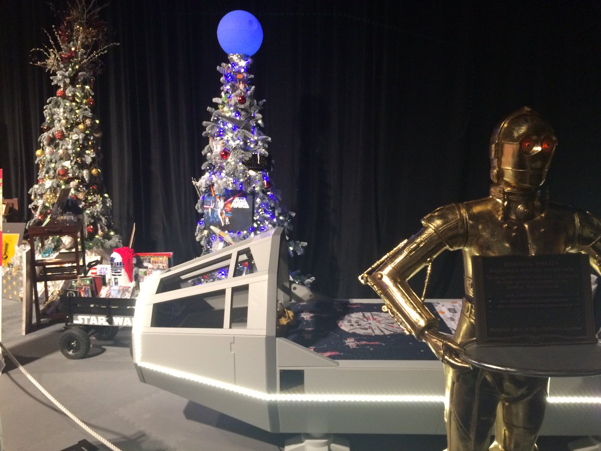 ToddChristiaens's tweet photo. Amazing pop culture trees this year...#mbtrees https://t.co/o4C0IE3dYp