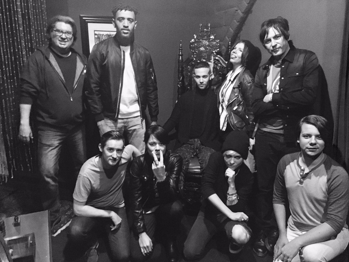 #revolverstudios with these #ninjas #LA <a href="/bonesbandbones/">BONES UK</a> <a href="/mikalblue/">mikal blue</a>