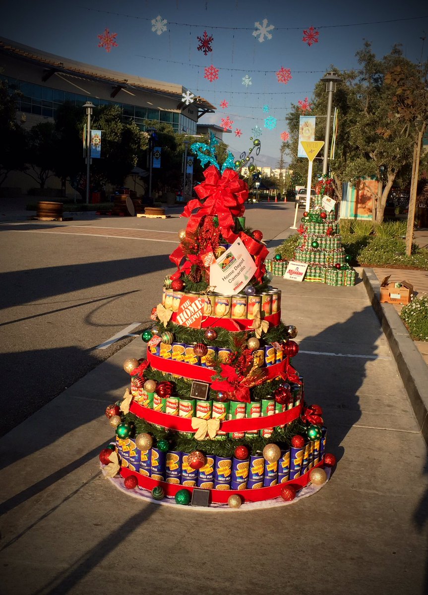drlnlopez85's tweet photo. #CANtree2016 #FoodShareOxnard #TeamDepot #TeamBuild #METandSTORE #1012 #1Team @TeamDepot @likevike #D224 #LetsDoThis https://t.co/7Fxa6a4rgk