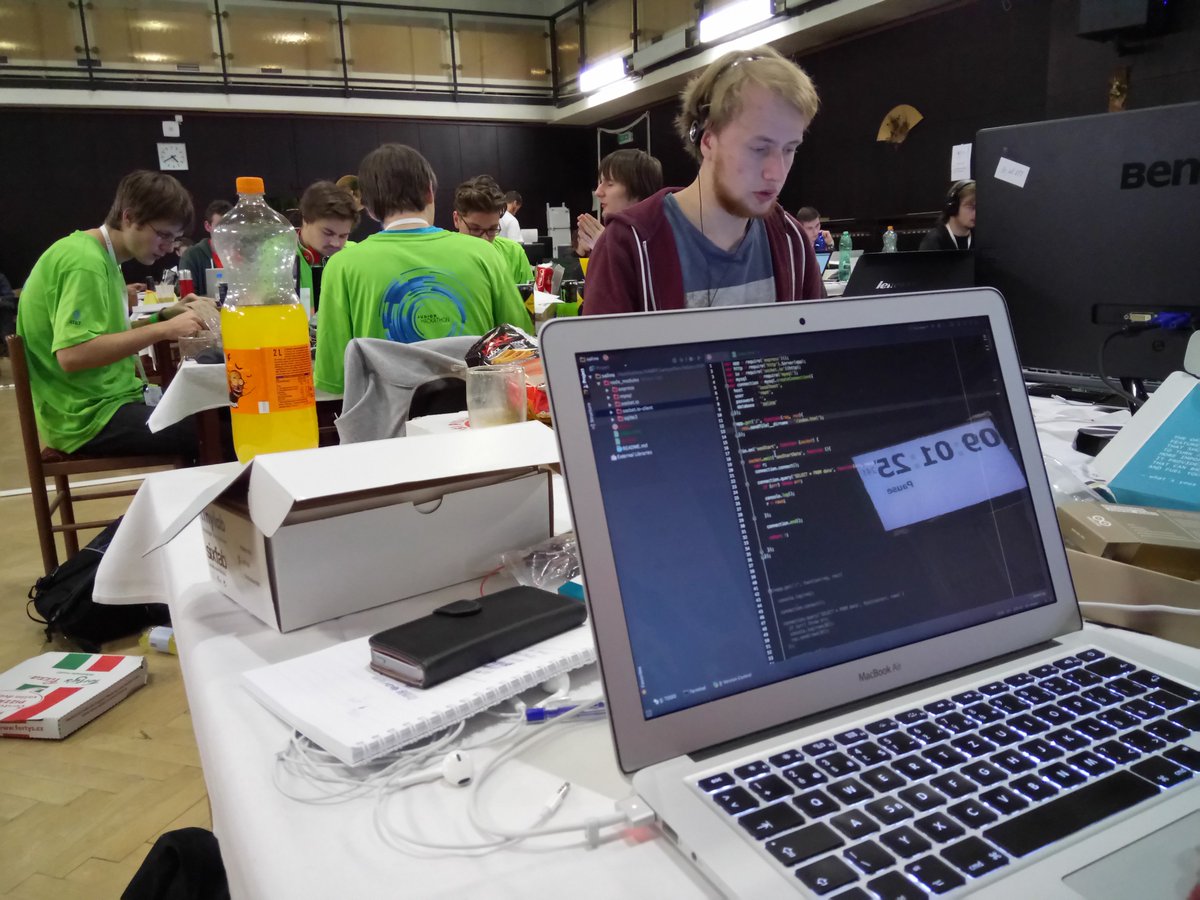 Jemmotar's tweet photo. 4:42 AM and still cooding #juniorhack2016 #ATTHack https://t.co/vbFDw2344M