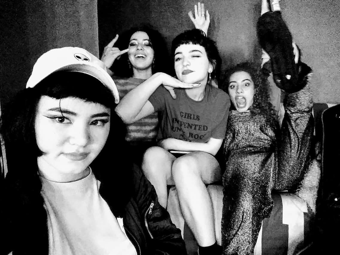 skinnygirldiett's tweet photo. We love @ppeachclubb and @Sinkyateeth and Norwich. Thanks for the moshpit too xxx https://t.co/4kRyKjeFrd