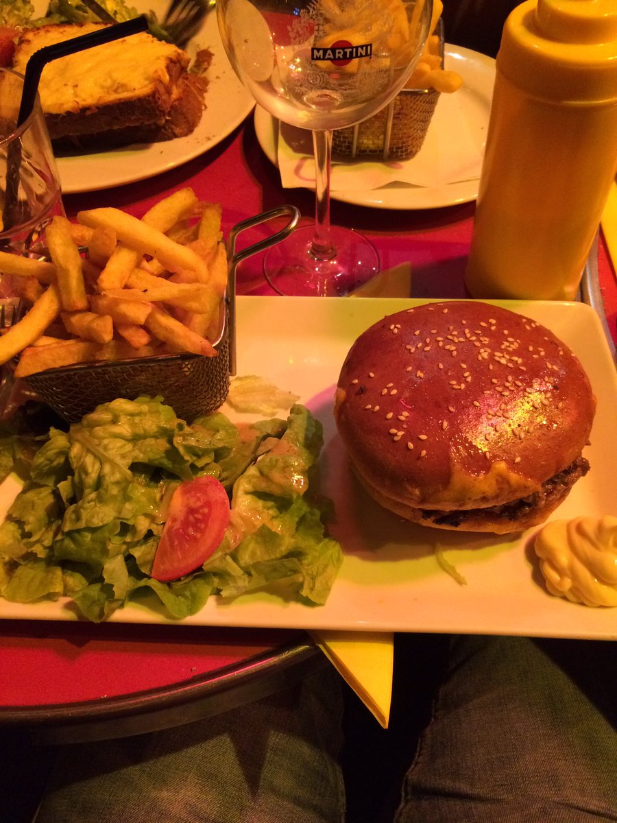 OrauTv's tweet photo. Bon appétit tweeter #4h50 https://t.co/JTjr0kHEK9