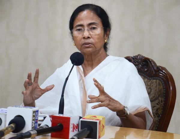 sadahaqhindi's tweet photo. https://t.co/hNC2YAqbeA
Mamata remains in secretariat to “guard democracy”
#mamataremains #sectratariat #guarddemocracy https://t.co/8iIN90DEV5