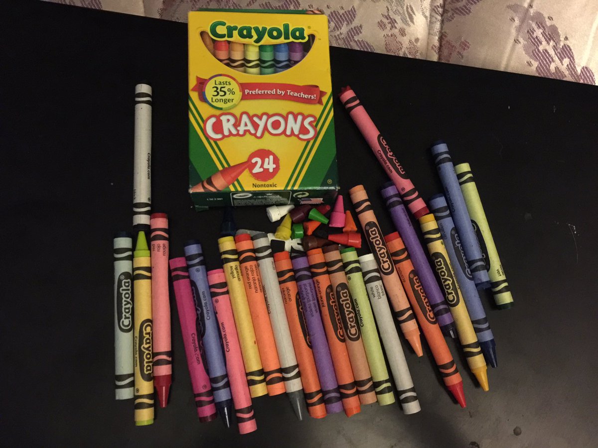EarthToMandi's tweet photo. When you open up a brand new box of crayons and half of them are broken... @Crayola https://t.co/9u0fBK9C3E