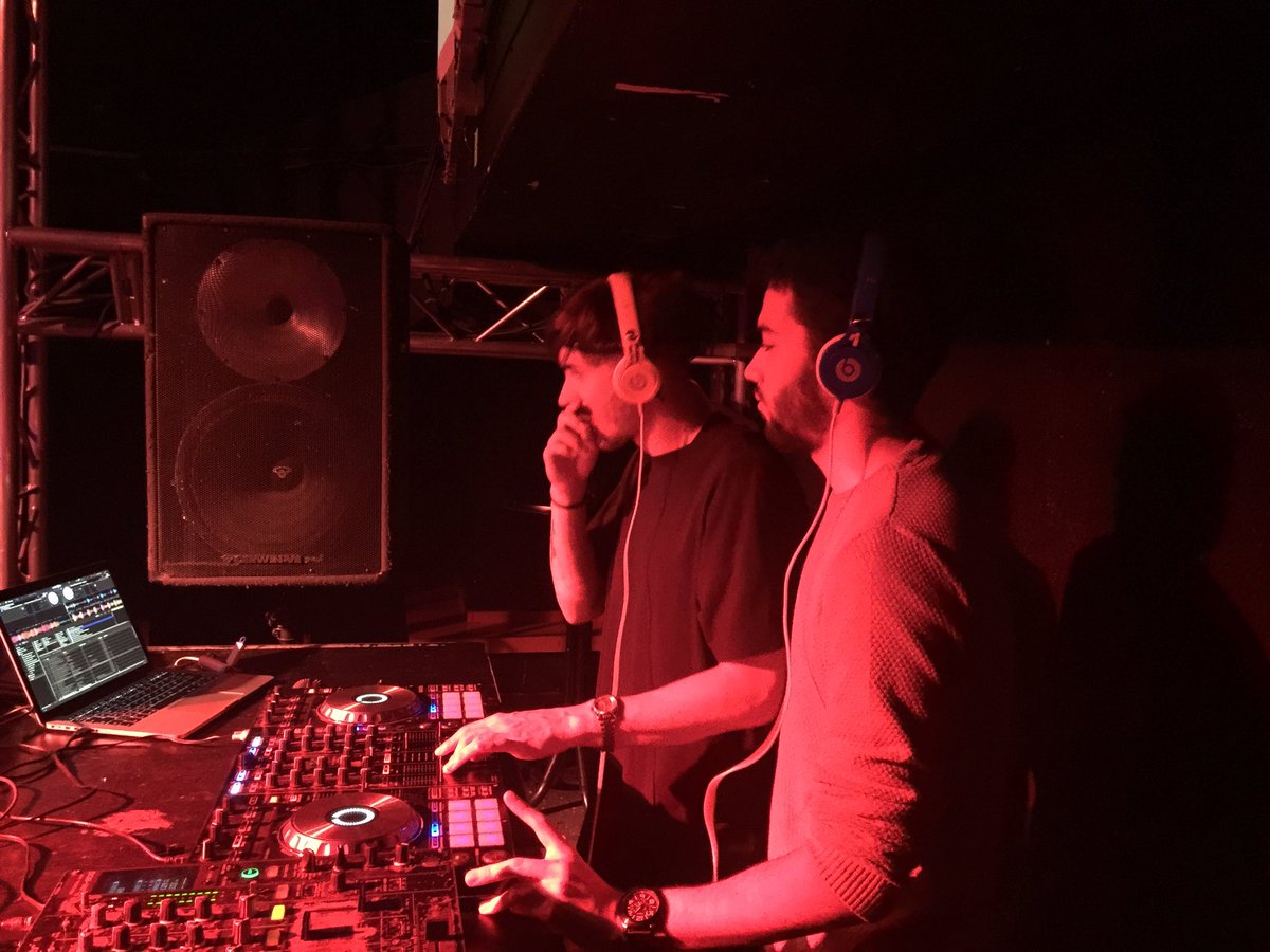 MustFun_es's tweet photo. @GRNNYFCKRZ lo está reventando en #FloorMustFun queda fiesta!!! #Fuego🔥🔥🔥🔥🔥 https://t.co/qucY6nUIX6