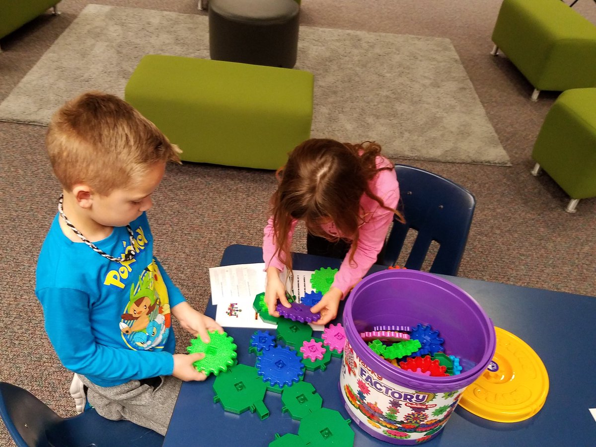 twotods2's tweet photo. Makerspace at HPE LMC. 1st gr creativity+opportunities=critical thinking #whereanythingispossible @HPEprincipal @LSR7Libraries https://t.co/ZlgRzLZz9M