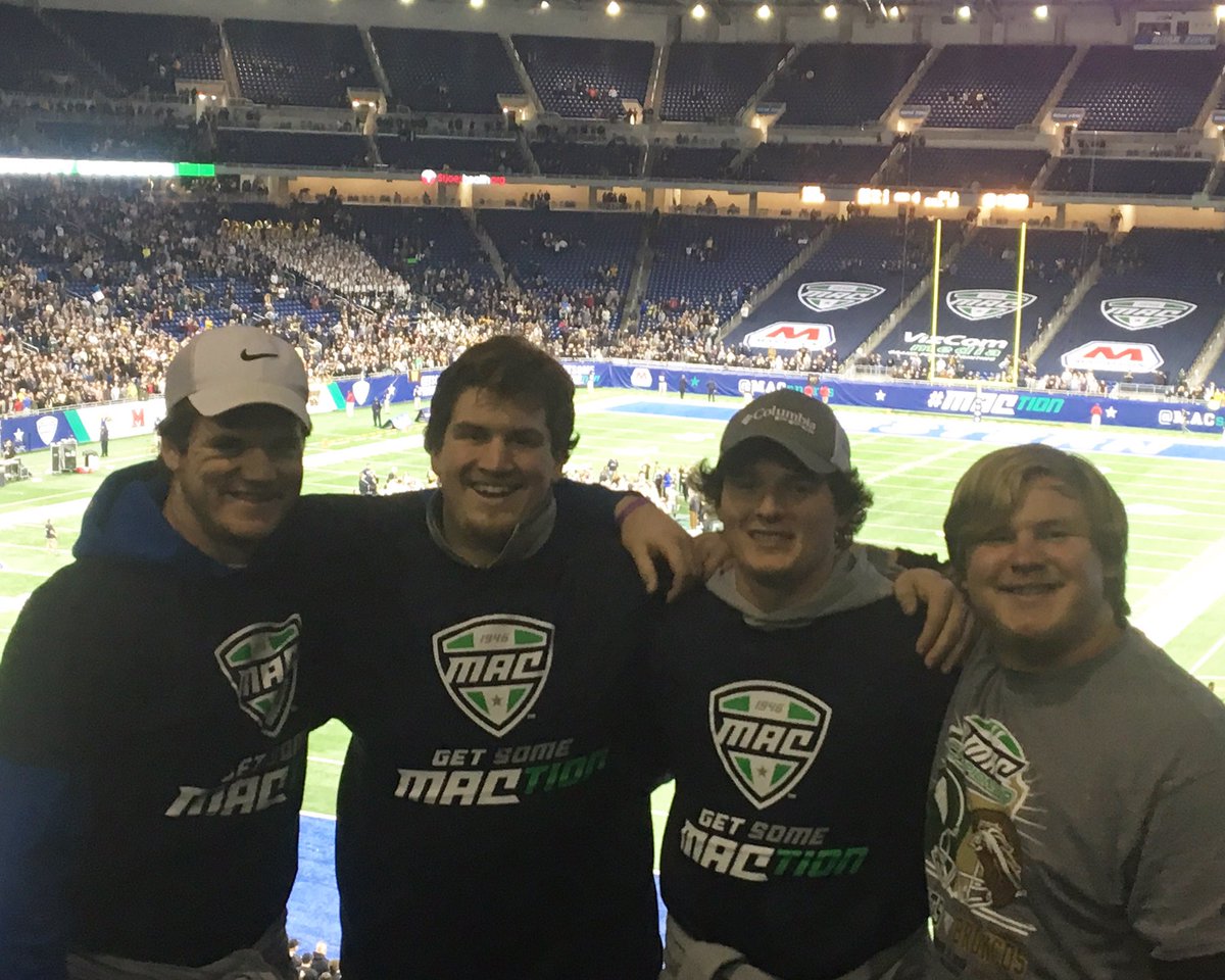 NewsLetter365's tweet photo. Reporting live from Detroit. Your NewsLetter faithful #RowtheBoat https://t.co/ba9OQBUiH2