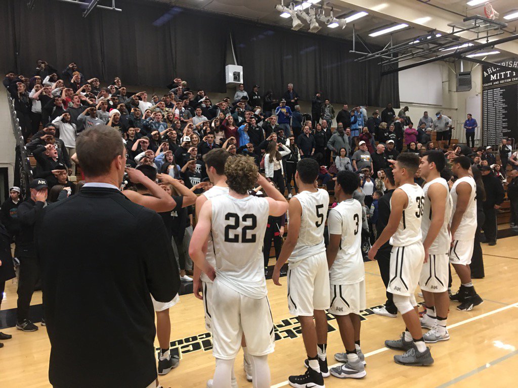 mittymenshoops's tweet photo. Monarchs defeat Moreau Catholic 96-88 in OT in regular season opener. Thanks to all our fans for support. #GoMonarchs https://t.co/ecDM3WjUzH