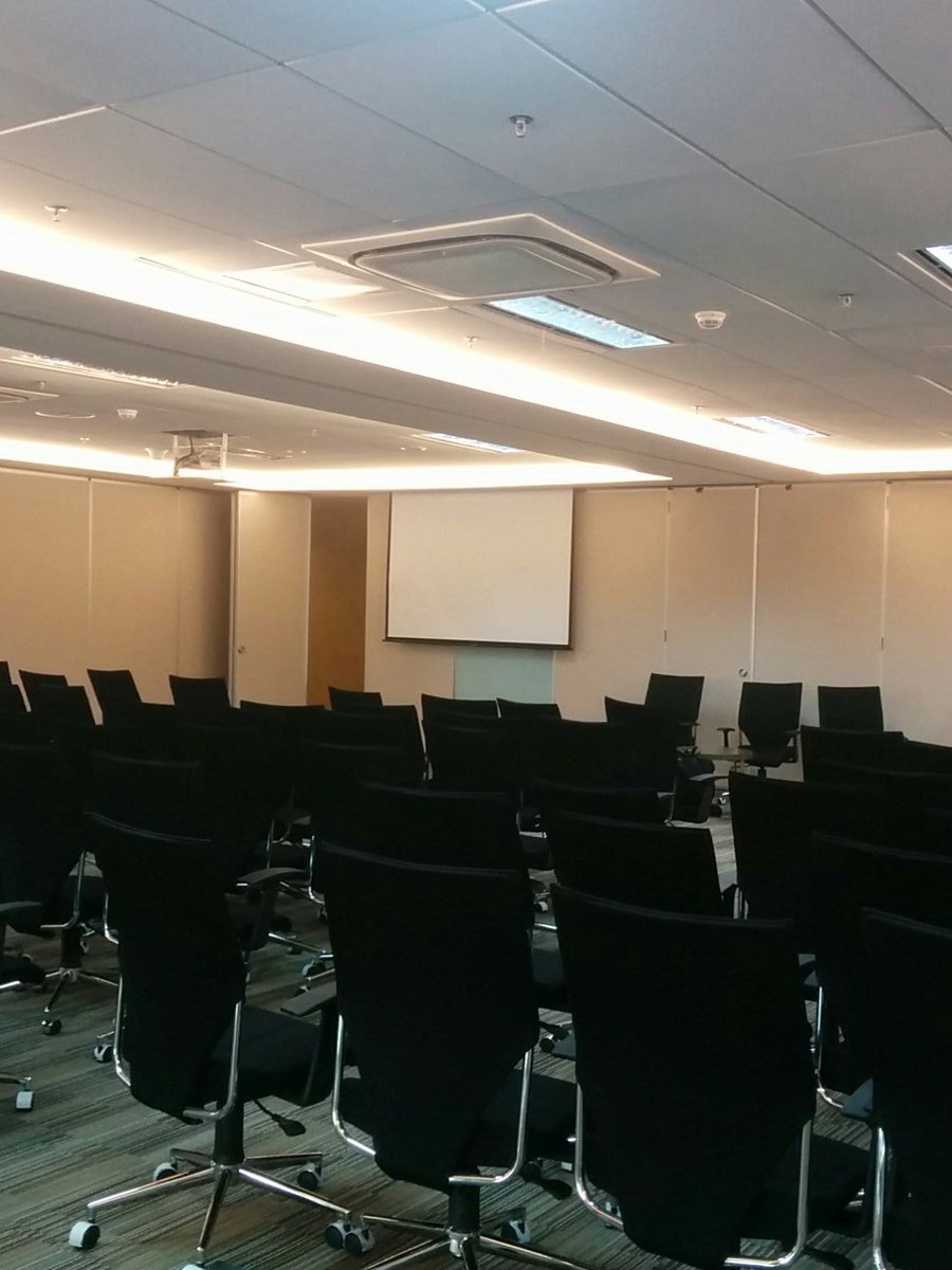 Ini lohh tempat acara #KumpulKomunitas di Menara Sentraya Lt 32. Sejuk dan nyaman buat kumpul2.Ditunggu ya jam 2 siang ini.