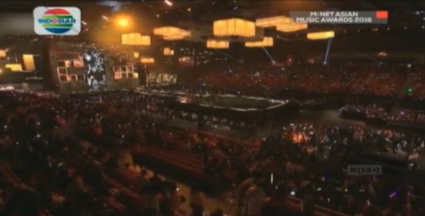 WOW! Meriah dan megah panggung <a href="/MnetMAMA/">MAMA AWARDS</a>, setuju? RT! #MAMAindosiar