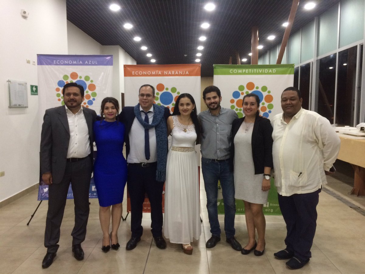 OrinocoTIC's tweet photo. equipo facilitador del cluster. adelante #lanzamientorinocotic https://t.co/rEHNjCg72b