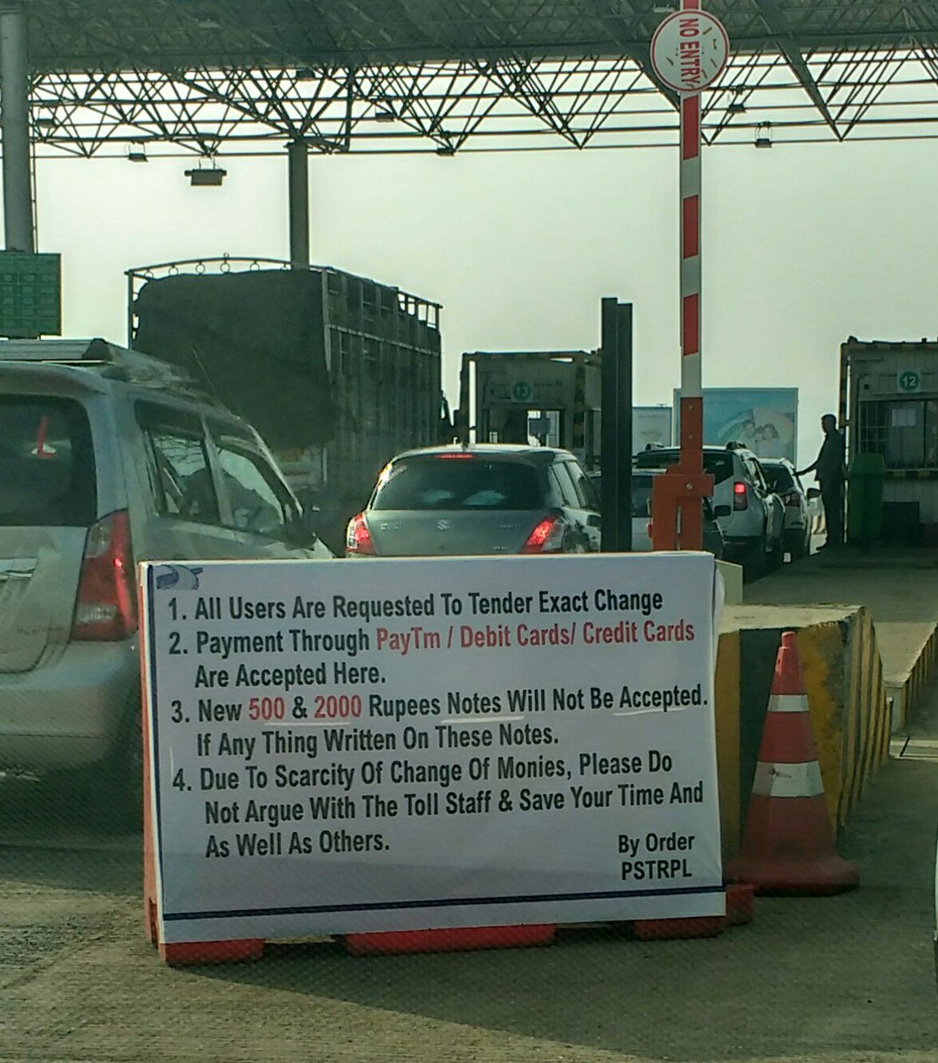 aparanjape's tweet photo. #Pune #NH4 Khed Shivapur toll booth geared for accepting toll ... Credit/Debit Cards, PayTM accepted. https://t.co/bcK2b78gxJ