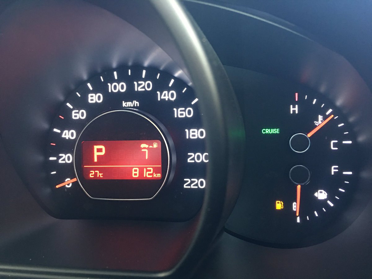 mattcandrive's tweet photo. Living on the edge. #distancetoempty @kiaaustralia @car_advice #daredevil https://t.co/IrtO57pkTX