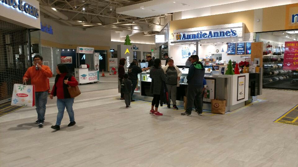 suehyun_chung's tweet photo. Until there is no customer, @Sprint is still open because we are here to serve customers. Join Millions switched to @Sprint. #BetterForLess https://t.co/8qQvWtnDOM
