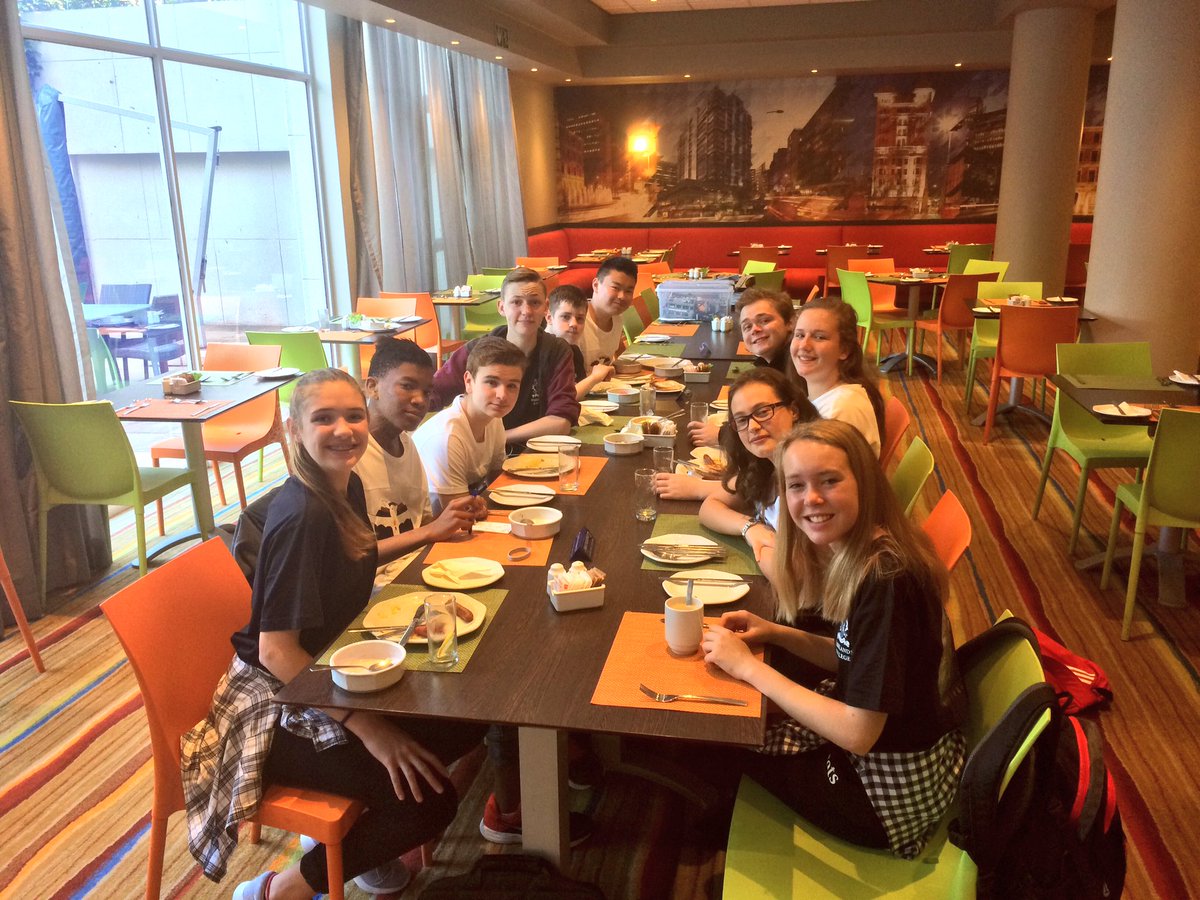 msjricco's tweet photo. Just had some breaki. Good luck @EurekaFLL and @HyperionBotsFLL for Day 2!! #FLL #AnimalAllies @parklandstweet https://t.co/NvKaEpTsyf
