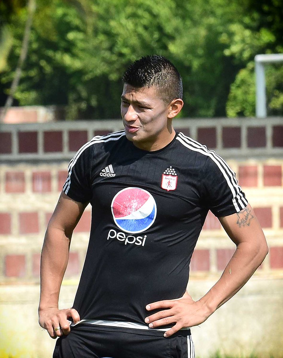 AmericadeCali's tweet photo. 😁 Cuántos RT se merece "El Indio" 👏👏 que nos demostró amor por esta camiseta en cada partido.

¡Gracias @vasquezjhonny25 ! 💪⚽ https://t.co/9gfjR5DwMe