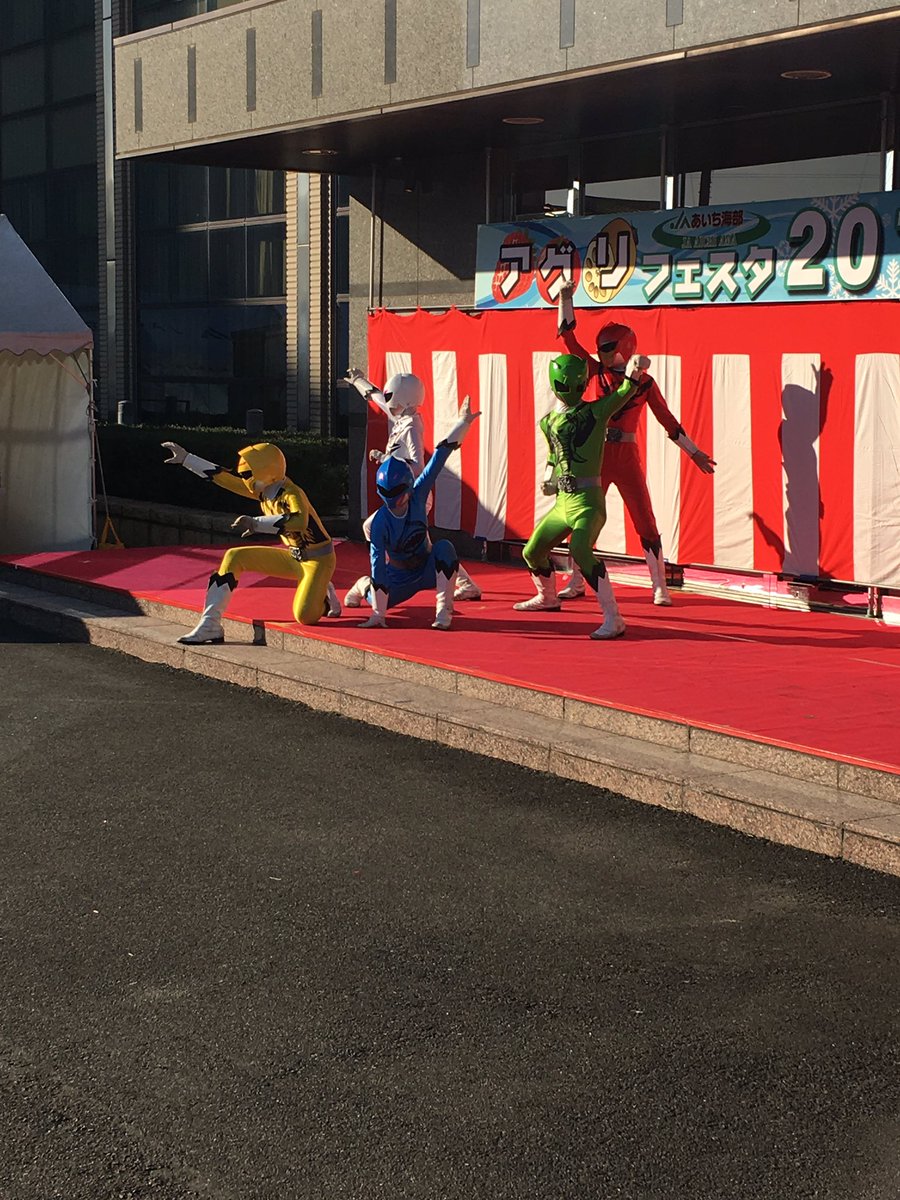 K_Koupen12's tweet photo. ジュウオウジャーショー https://t.co/u0g3myrC8T