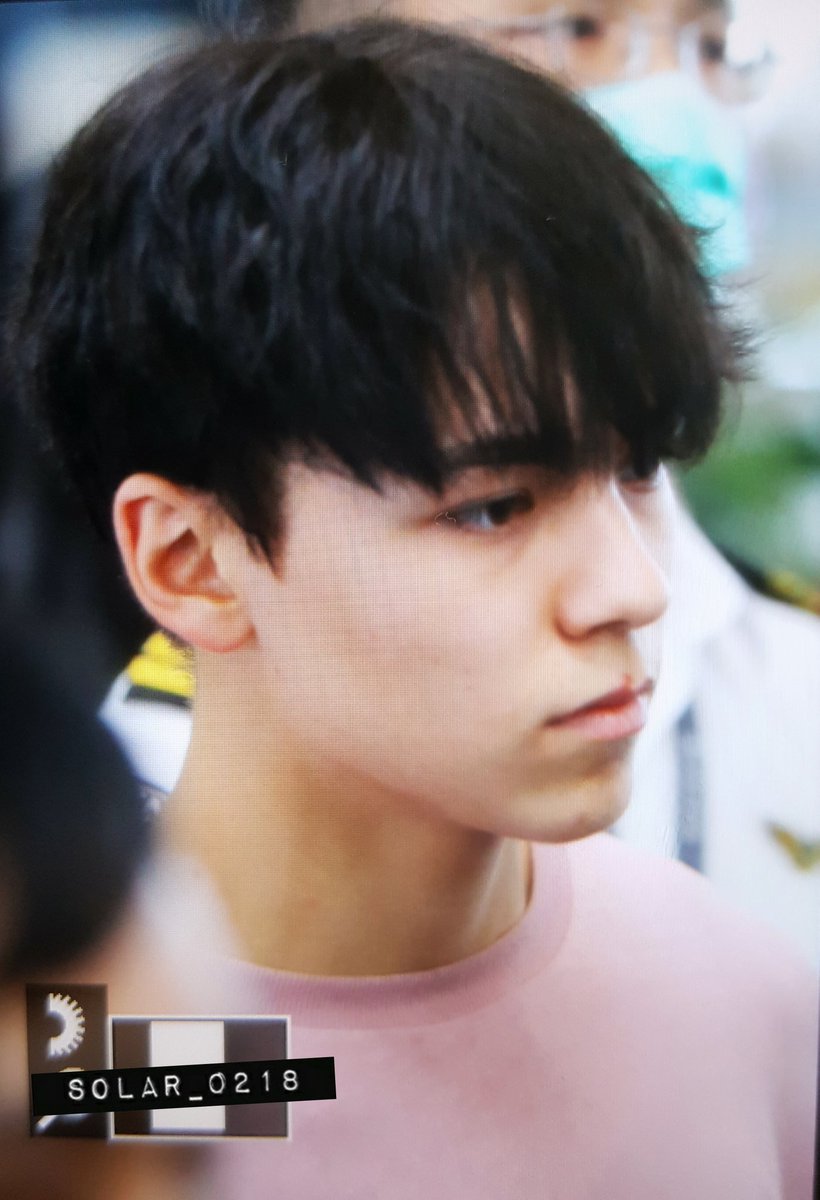 solar_0218's tweet photo. 161203 #버논 #세븐틴 삥크>~<💕💕 https://t.co/V6AIPpG6rq