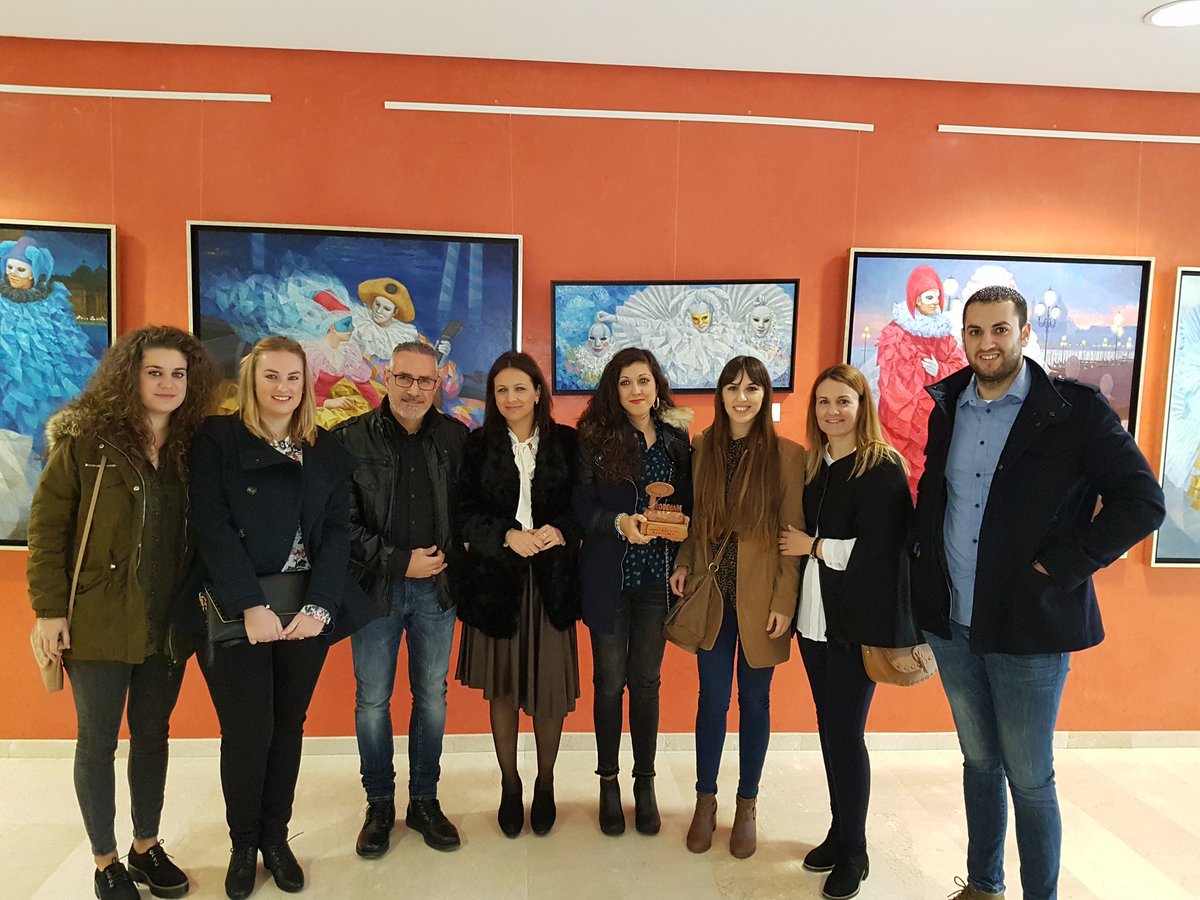 AytoEscanuela's tweet photo. Nuestra más sincera ENHORABUENA a la Asociación Juvenil @AnaAdamuzska por su merecido reconocimiento. ¡Así seguir trabajando! #Escañuela https://t.co/Vx6OFeYhNT