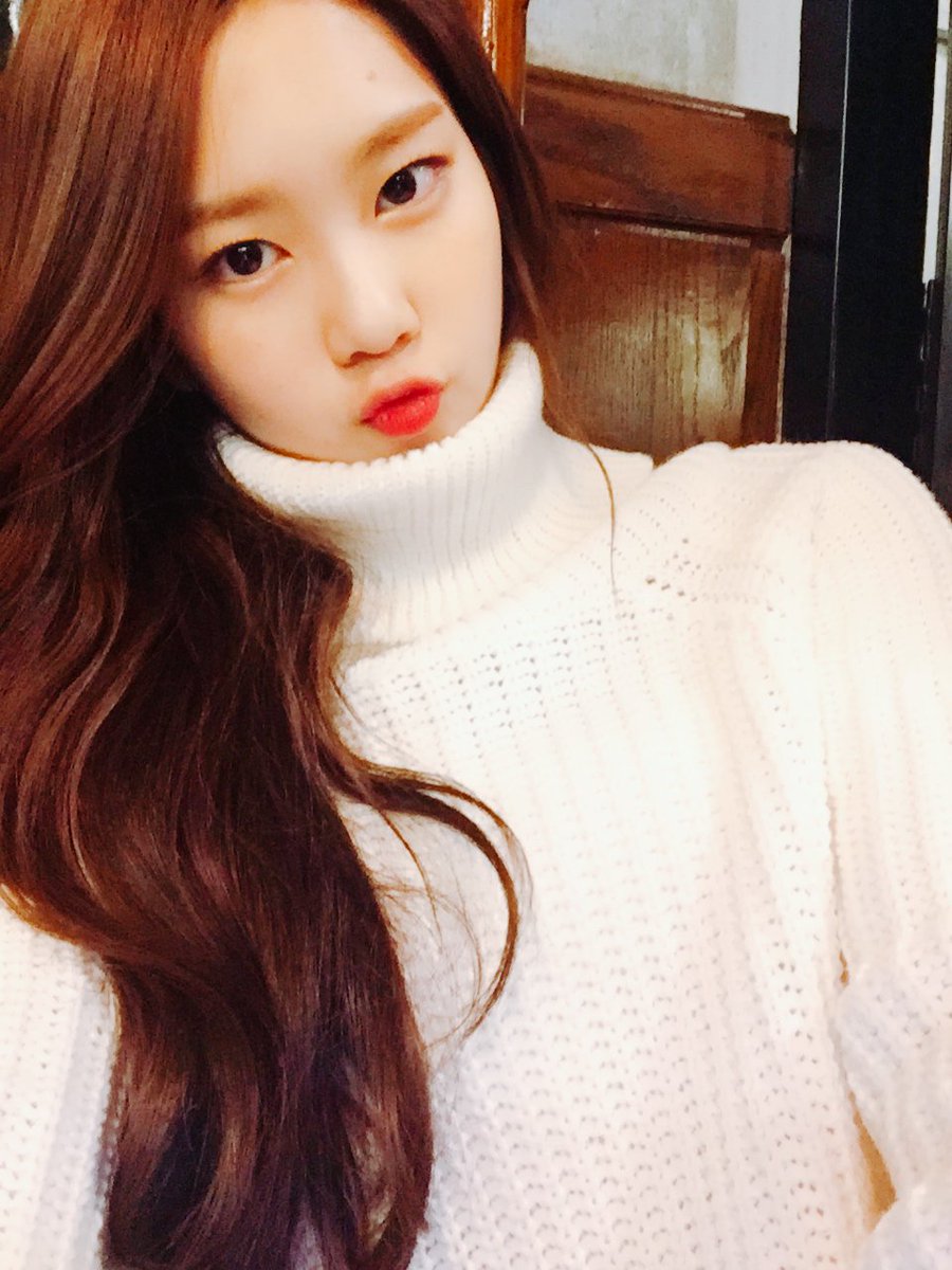 WM_OHMYGIRL's tweet photo. #오다주웠지호 #겨울 #추워요 #감기조심 #화이트
따뜻따뜻💕 https://t.co/S5yDeawpOP