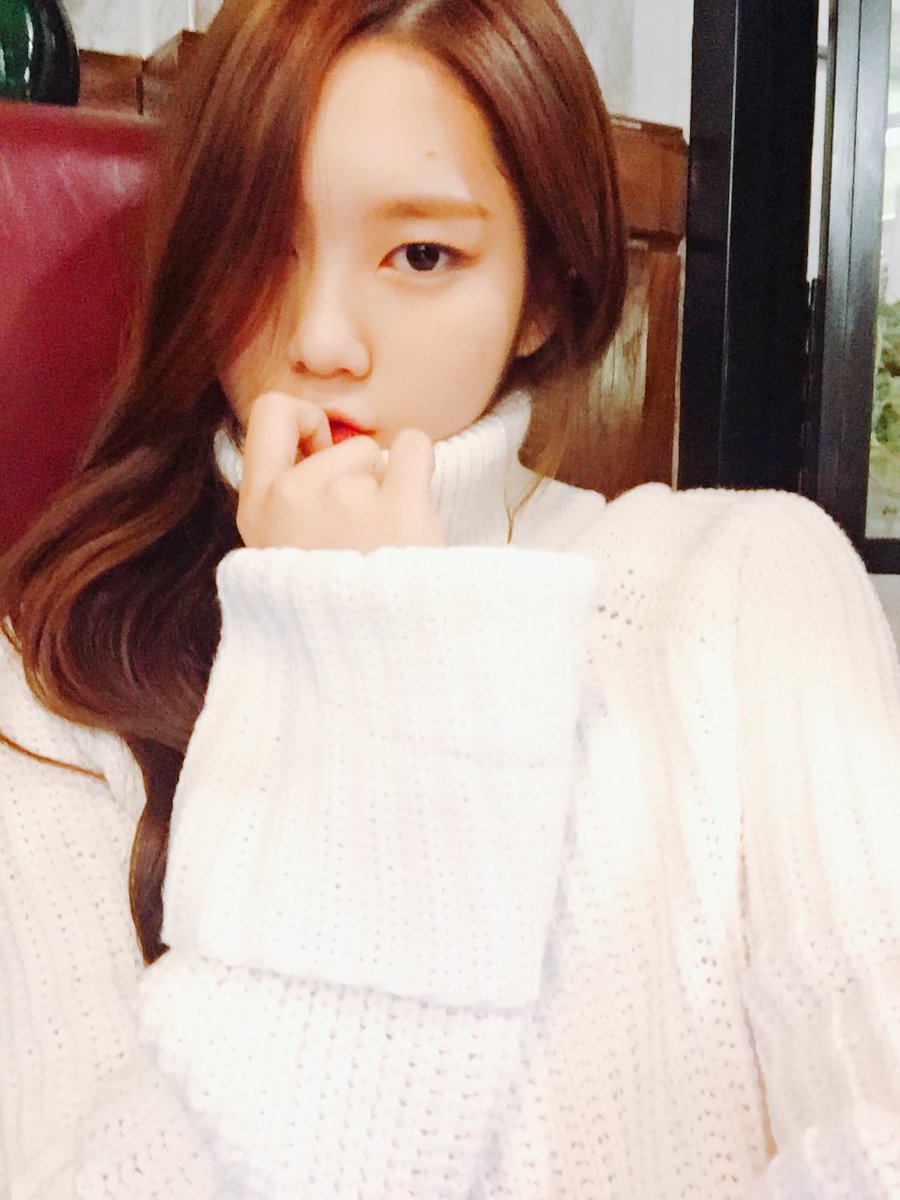 WM_OHMYGIRL's tweet photo. #오다주웠지호 #겨울 #추워요 #감기조심 #화이트
따뜻따뜻💕 https://t.co/S5yDeawpOP