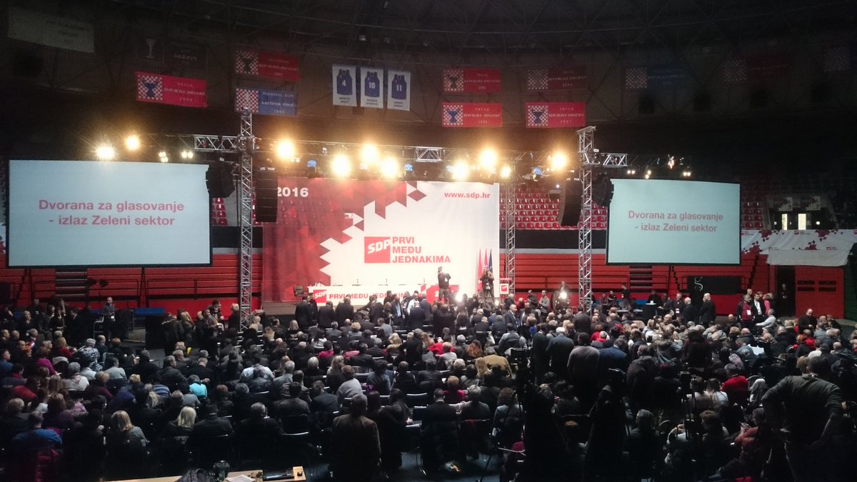 DanielRadeta's tweet photo. Zadarski delegati i gosti na 14. konvenciji SDP-a Hrvatske! @SDPHrvatske @SDPZadar https://t.co/1dTGZrlZGI
