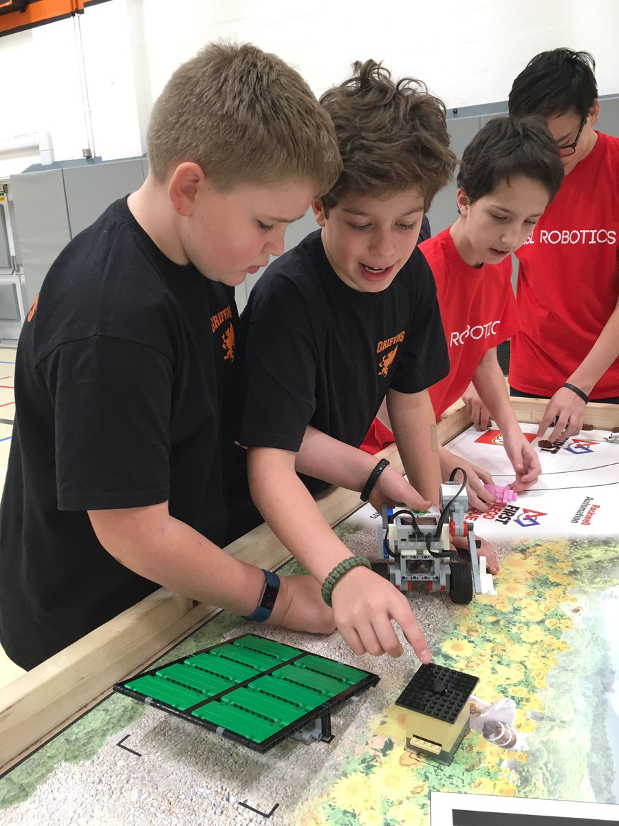 ASL_Bridgewater's tweet photo. Teams are busy at the practice table at the FIRST Lego League tournament #LondonFll #FLLUK #omgrobots https://t.co/eMVUMJrdCU
