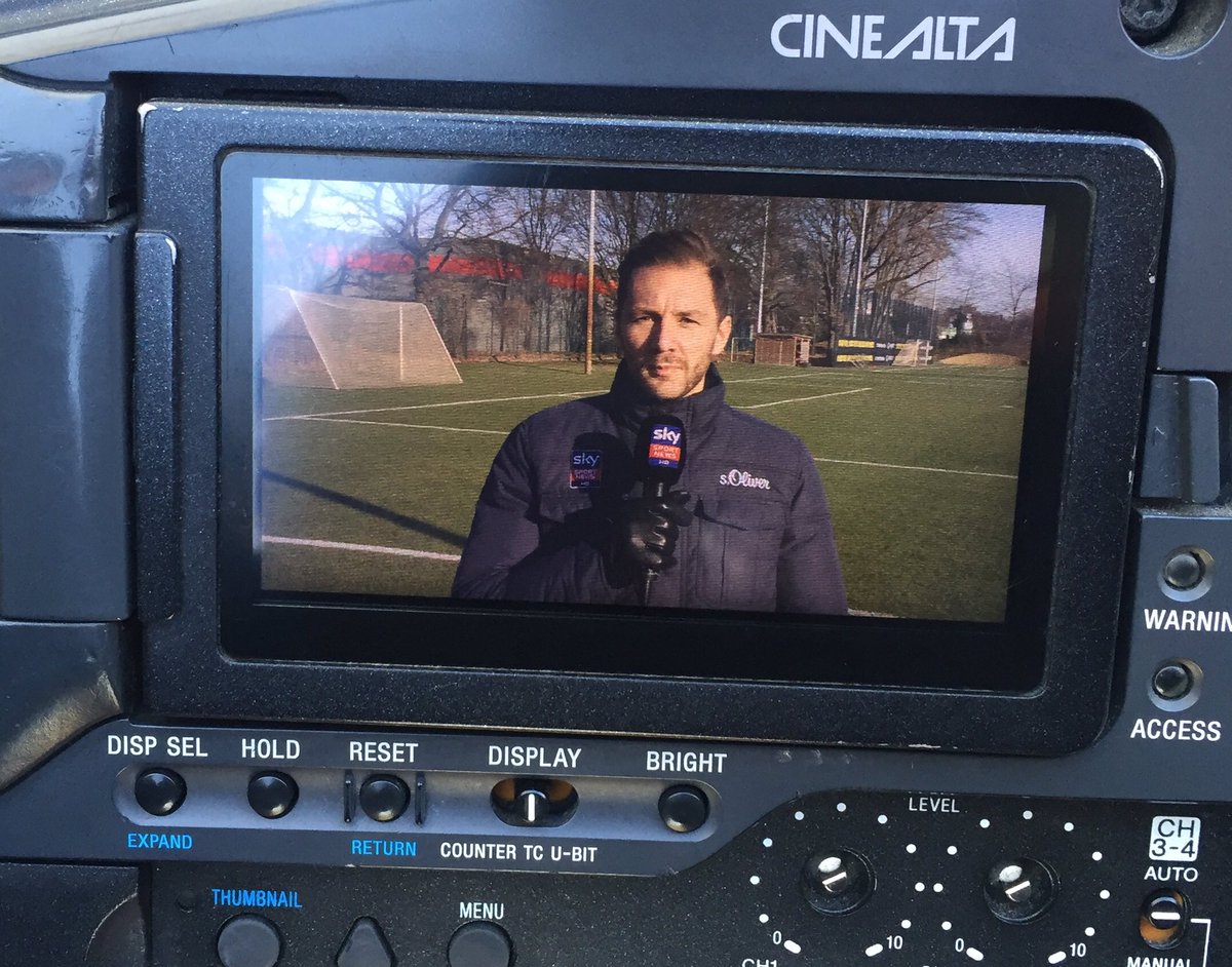 Sky_Jurek's tweet photo. #fcsp Kommentar
- #Goettlich + #Rettig handeln fahrlässig weil sie es laufen lassen
- #Lienen kann keine Veränderung herbeiführen
#SSNHD https://t.co/qZ3rIKT6Tw