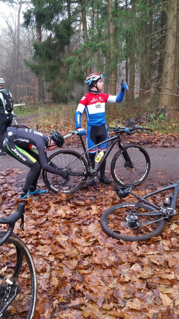 Ook <a href="/GroenewegenD/">Dylan Groenewegen</a> is in koers J.C. Jansen tocht 2016 met eigen materiaalman #mijntoertocht