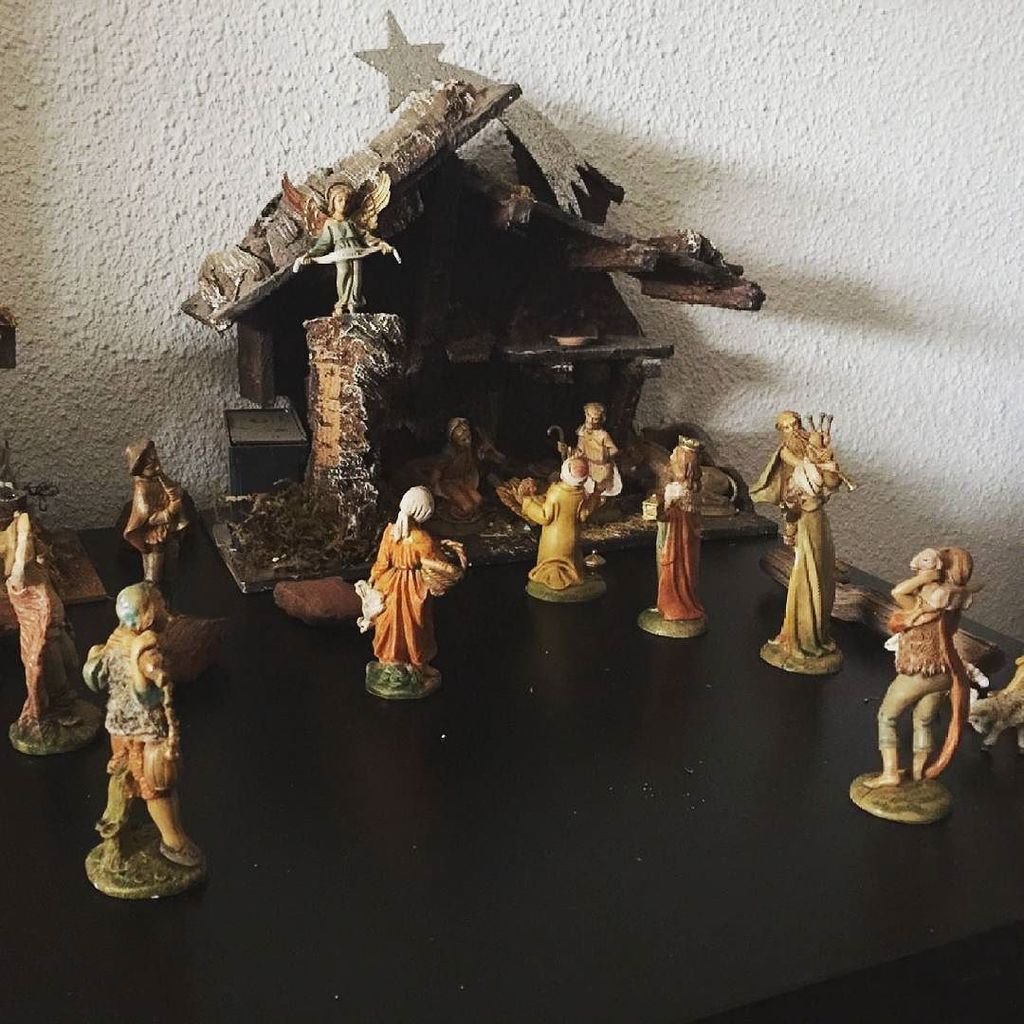 berta83's tweet photo. Se armó el Belén!!! #xmas #christmas #navidad #nacimiento #estrella #oriente #winteriscomi… https://t.co/VSY5kd2CwN https://t.co/sft9mVlm2T