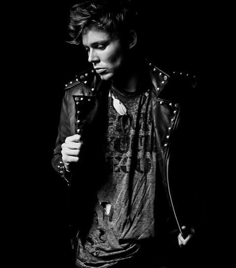 FeffaMoya's tweet photo. Mis niños! 😢😭 #5YearsOf5SecondsOfSummer https://t.co/FaoQXUr0SW