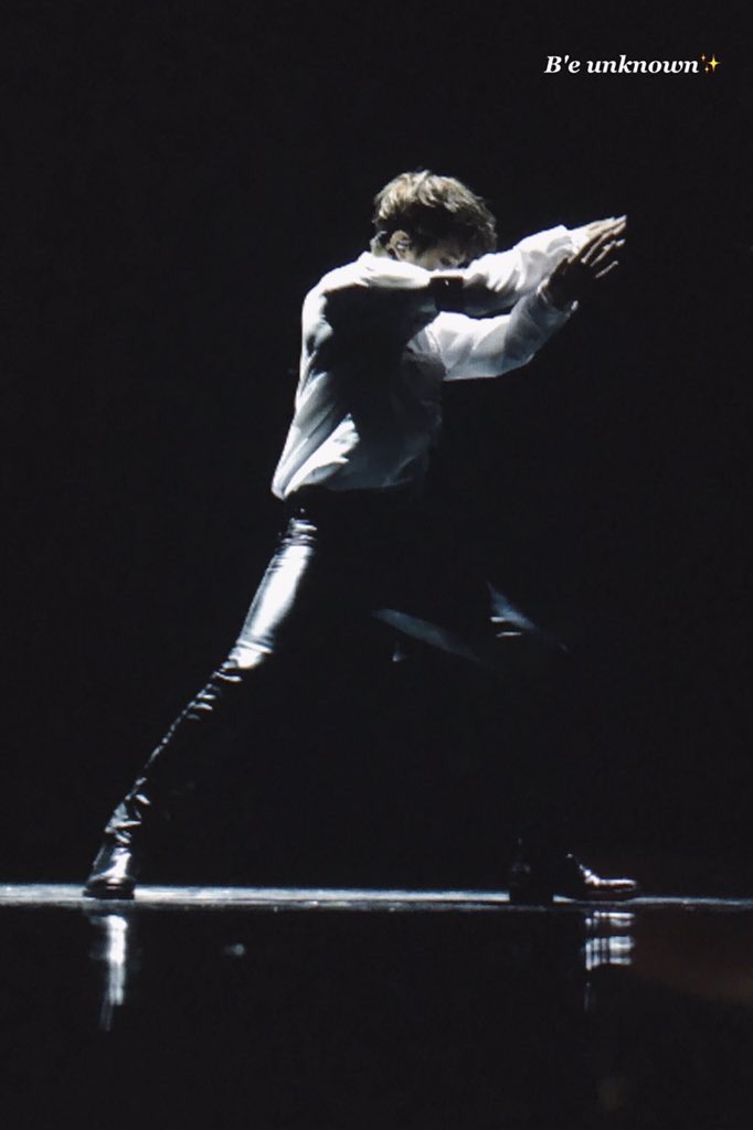 _BBOPEEP's tweet photo. พี่แจวอนพูดถึงการเต้นของแบคฮยอนในปี 2012 
"เขาต้องซ้อมมากกว่าคนอื่นเพิ่มอีก 2 ชั่วโมงทุกๆวัน เขาไม่ใช่สไตล์ก.เต้นที่แข็งแรง แต่เขาคือศิลปะ" https://t.co/iJyVPLOpy7